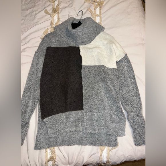 Colorblock Sweater - Picture 1 of 3